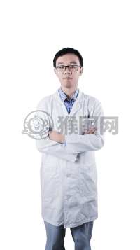 白衣天使的半身像，手持尼康相机，背景洁白无瑕。