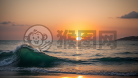 夕阳下的海面熠熠生辉
